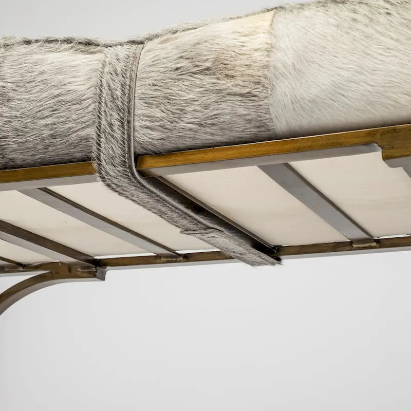 55" x 16" Akzentbank mit brauner Ledersitzfläche und schwarzem Metallgestell