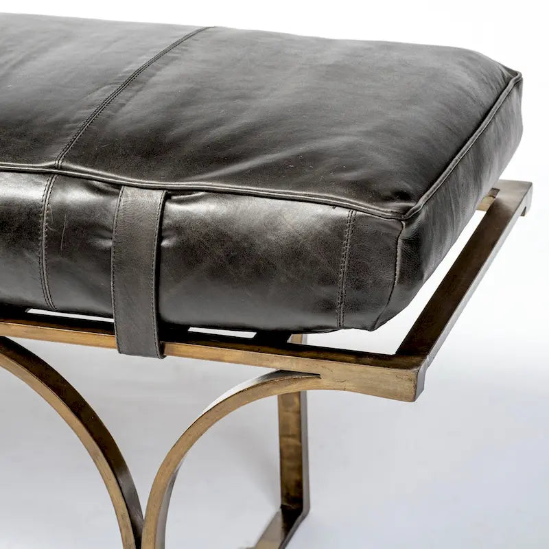 55" x 16" Akzentbank mit brauner Ledersitzfläche und schwarzem Metallgestell