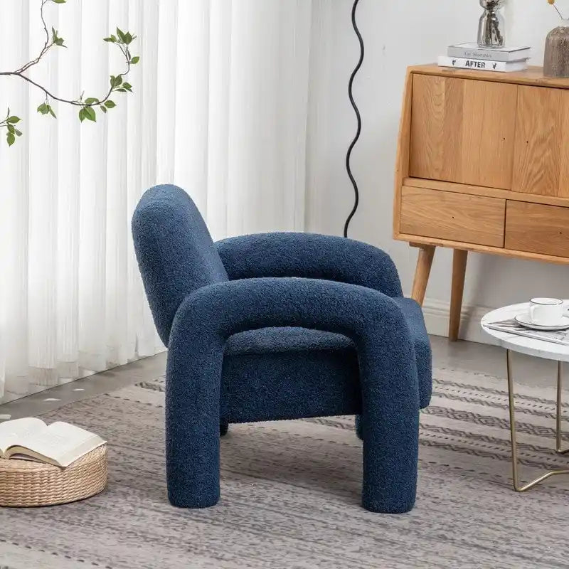Poltrona d'accento imbottita dal design moderno e unico per il soggiorno