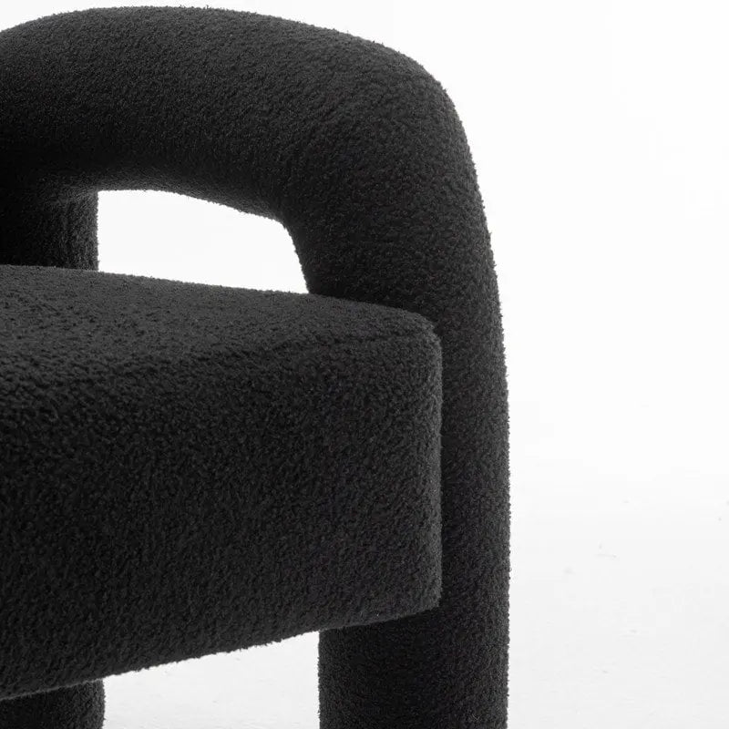 Poltrona d'accento imbottita dal design moderno e unico per il soggiorno