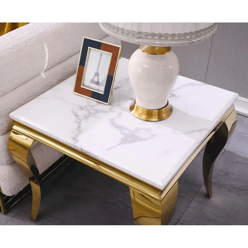 Table d'appoint blanche et dorée avec pieds galbés polis dorés